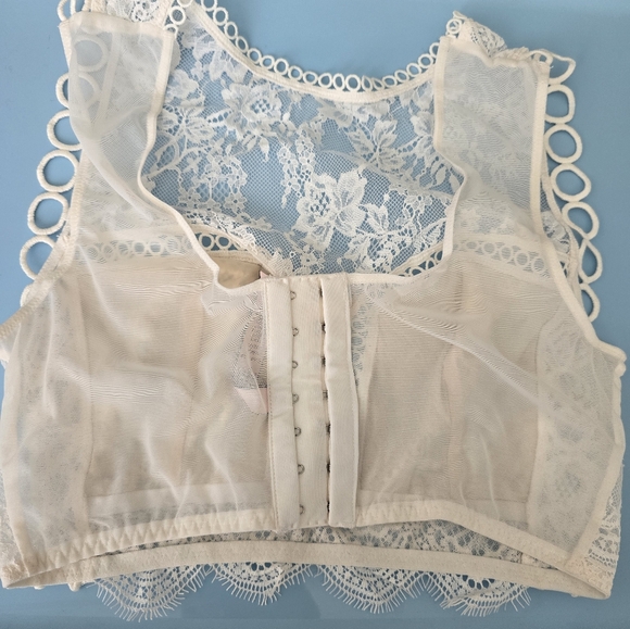 Victoria Secret Lace High-Neck Bralette - Picture 4 of 7